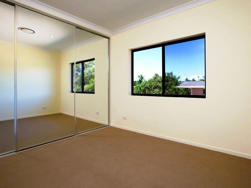1/21 Donald Avenue, Paradise Point QLD 4216