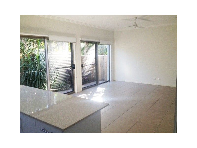 16 Careel Close, Helensvale QLD 4212