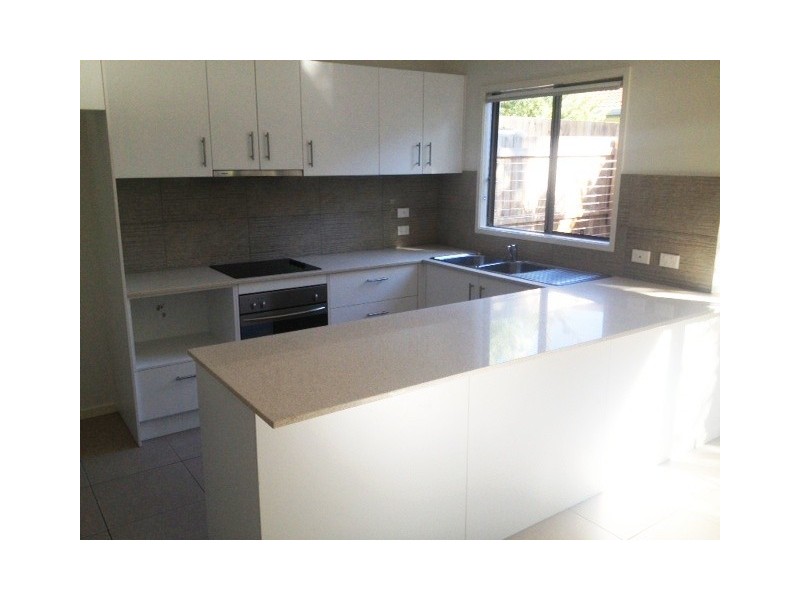 16 Careel Close, Helensvale QLD 4212