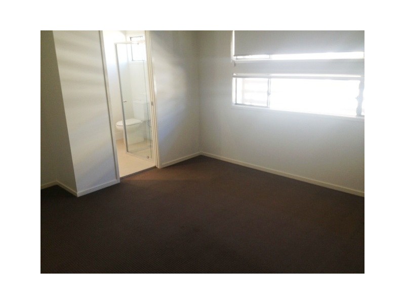 16 Careel Close, Helensvale QLD 4212