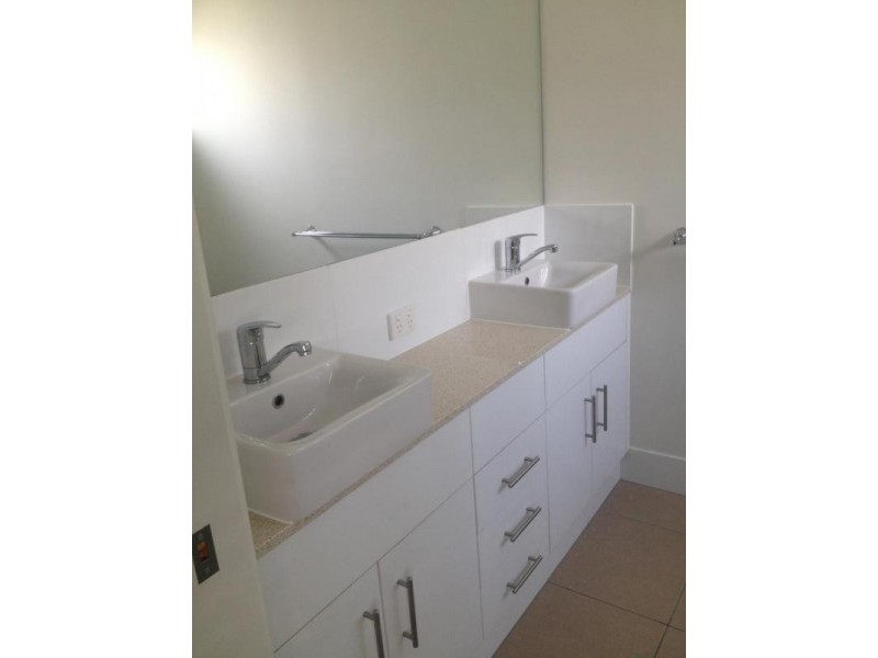 16 Careel Close, Helensvale QLD 4212