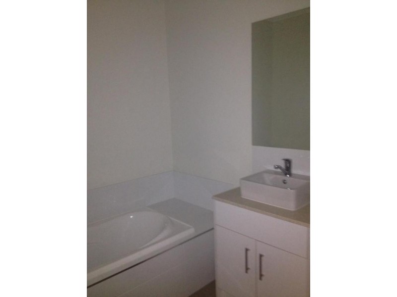 16 Careel Close, Helensvale QLD 4212