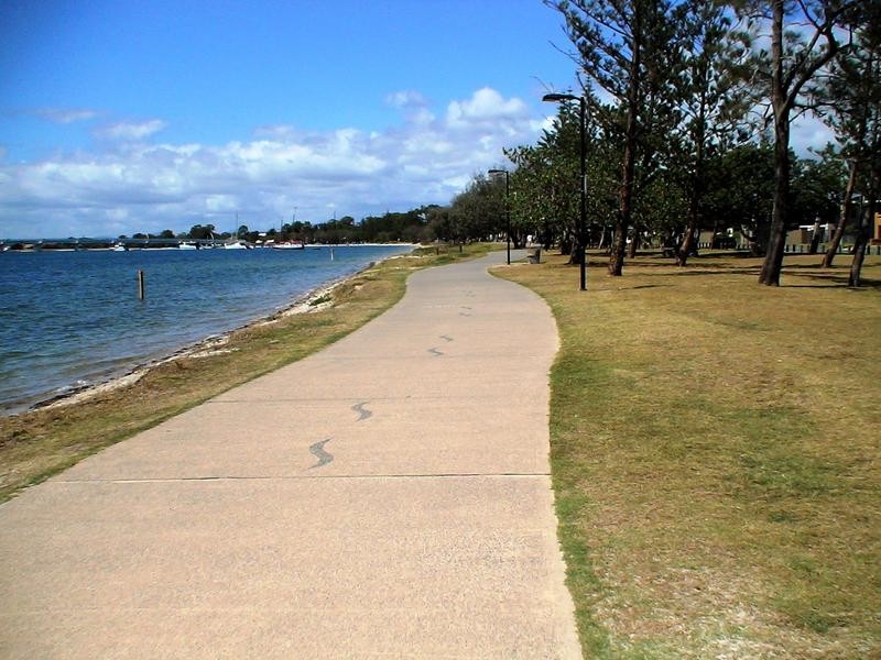 21 Donald Avenue, Paradise Point QLD 4216