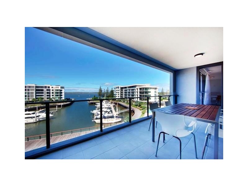 4405/323 Bayview Street, Runaway Bay QLD 4216