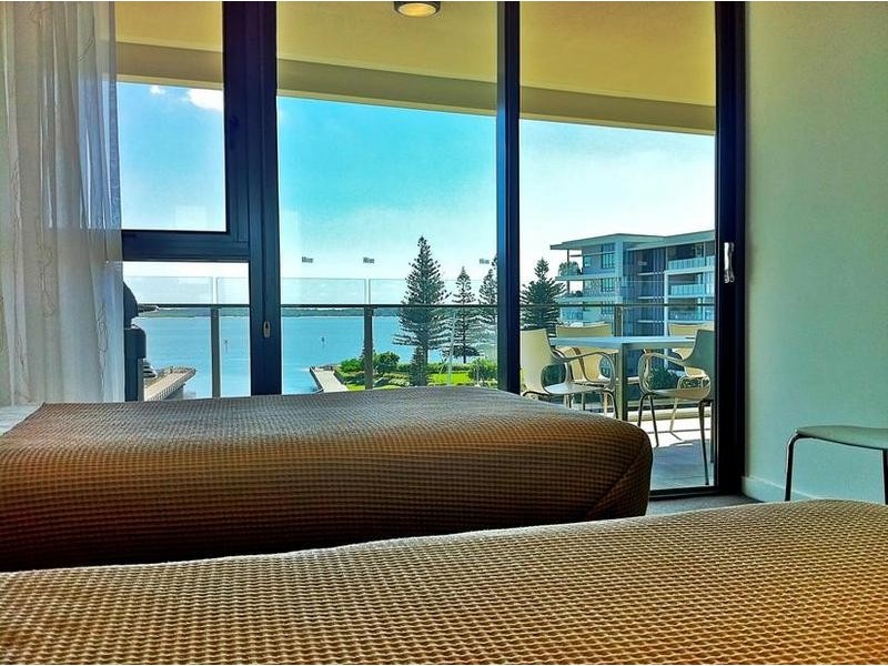 4405/323 Bayview Street, Runaway Bay QLD 4216