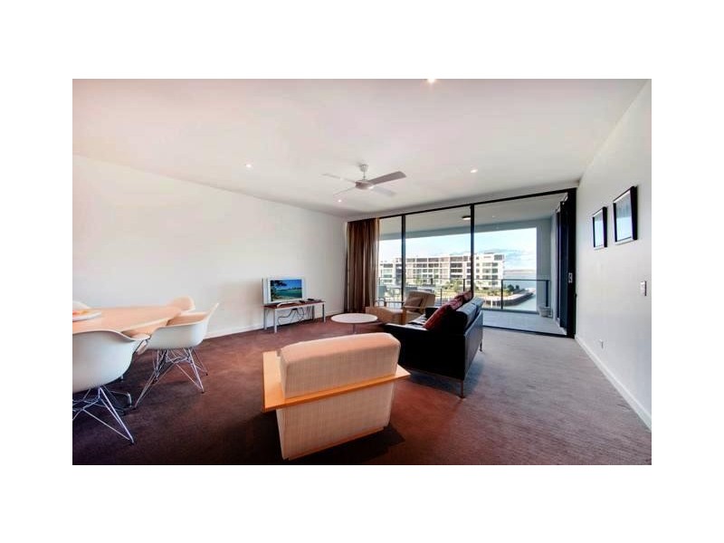 4405/323 Bayview Street, Runaway Bay QLD 4216