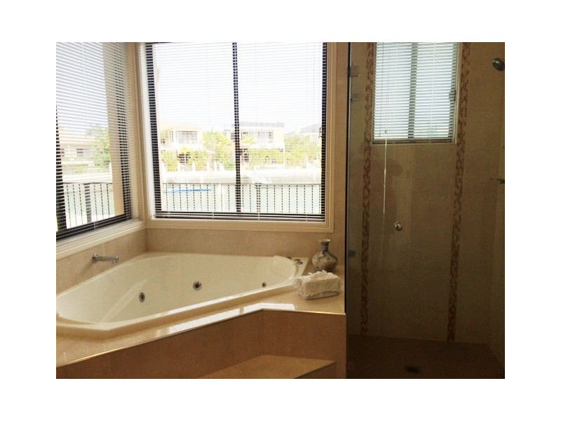 Paradise Point QLD 4216