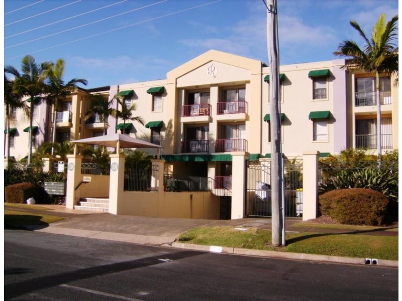 2/18 Jennifer Avenue, Runaway Bay QLD 4216