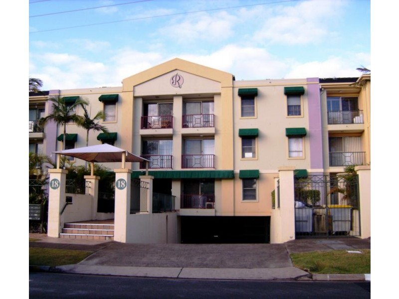 2/18 Jennifer Avenue, Runaway Bay QLD 4216