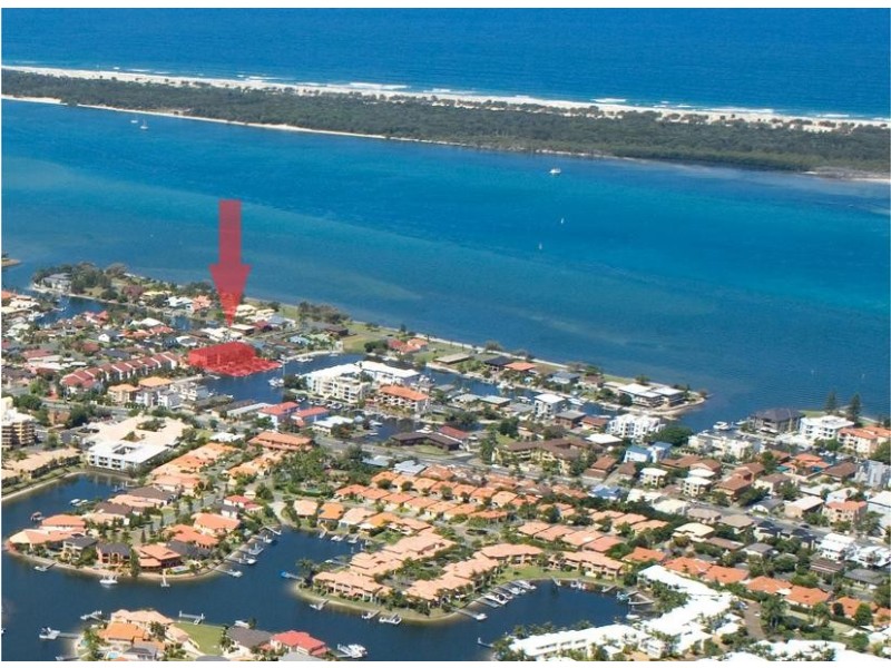 2/18 Jennifer Avenue, Runaway Bay QLD 4216