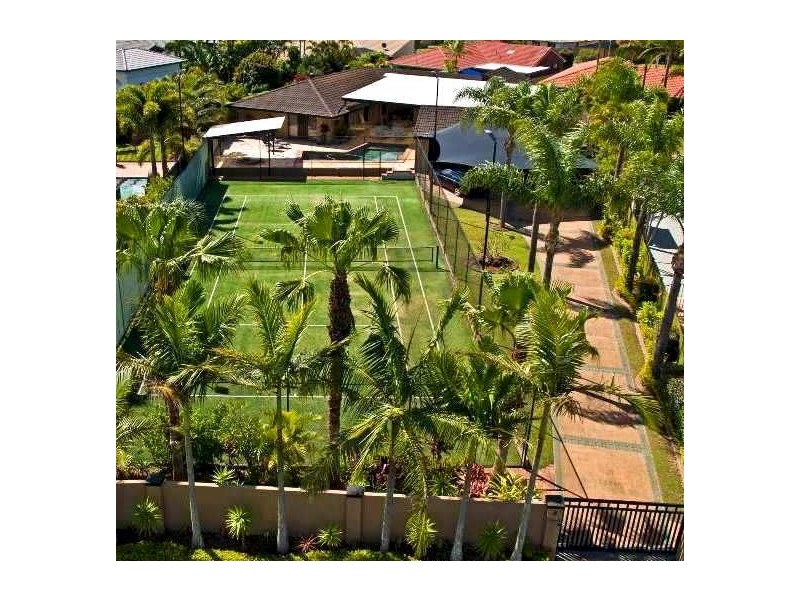 15 Karema Crescent, Runaway Bay QLD 4216