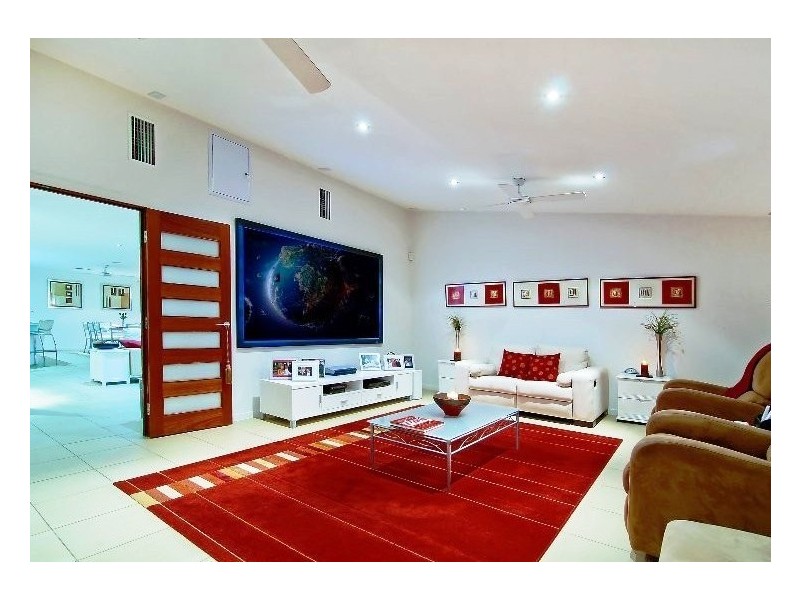 15 Karema Crescent, Runaway Bay QLD 4216