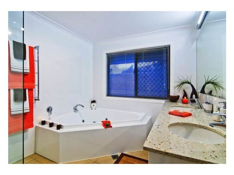 15 Karema Crescent, Runaway Bay QLD 4216