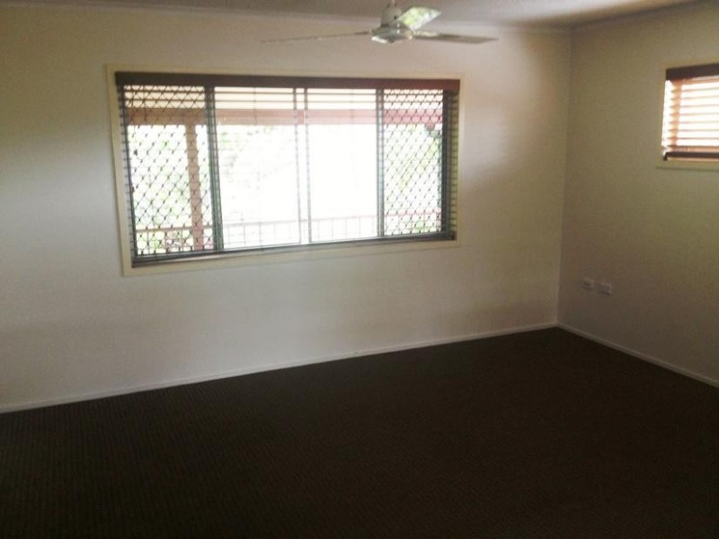 2/4 Lara Avenue, Southport QLD 4215