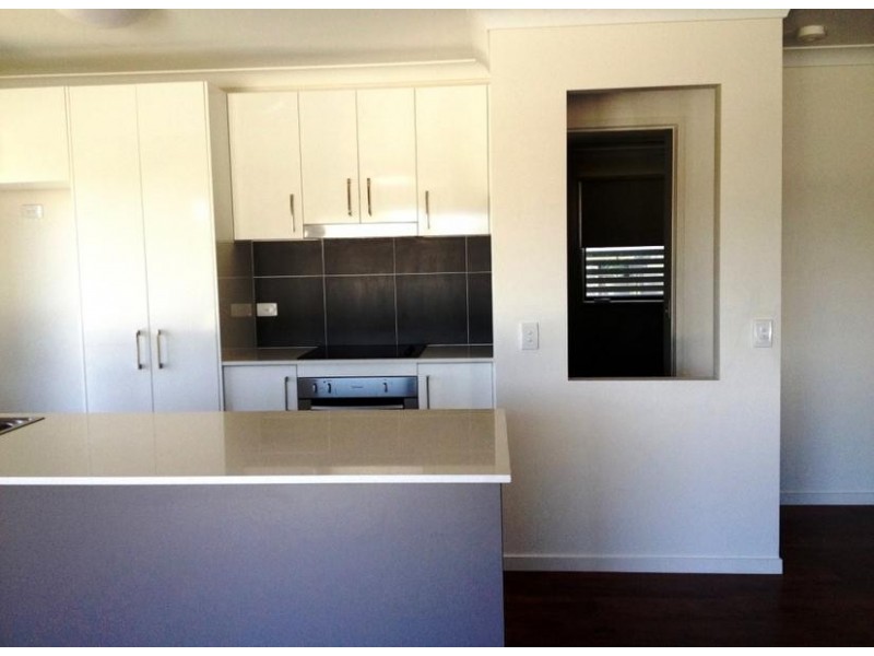 2/67 Minnie Street, Southport QLD 4215