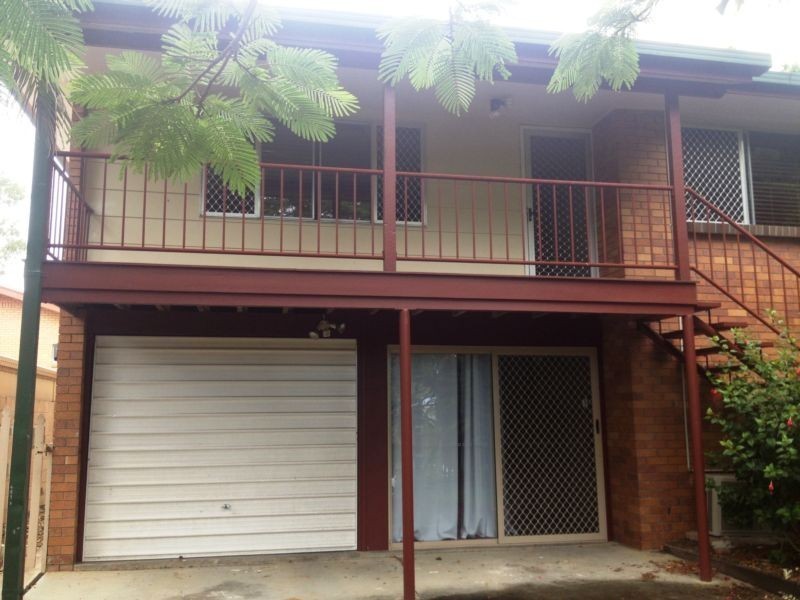 1/4 Lara Avenue, Southport QLD 4215