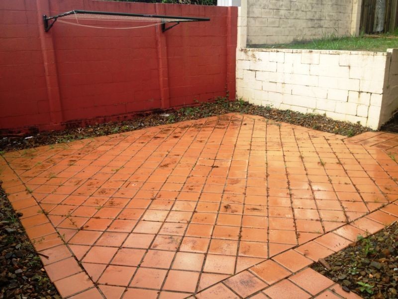 1/4 Lara Avenue, Southport QLD 4215