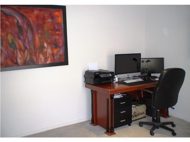 2 Dobell Avenue, Paradise Point QLD 4216