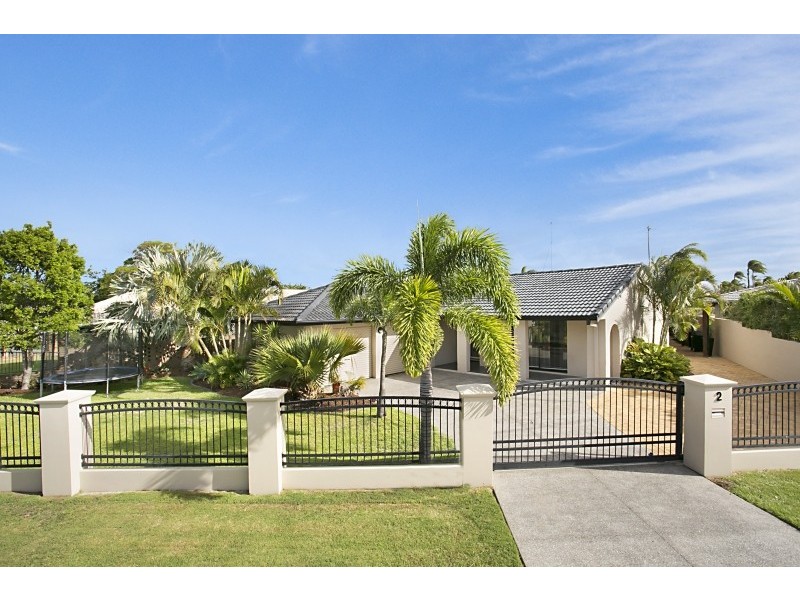 2 Dobell Avenue, Paradise Point QLD 4216