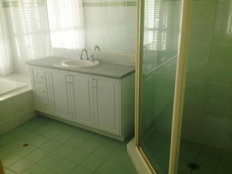 12 Serenity Boulevard, Helensvale QLD 4212