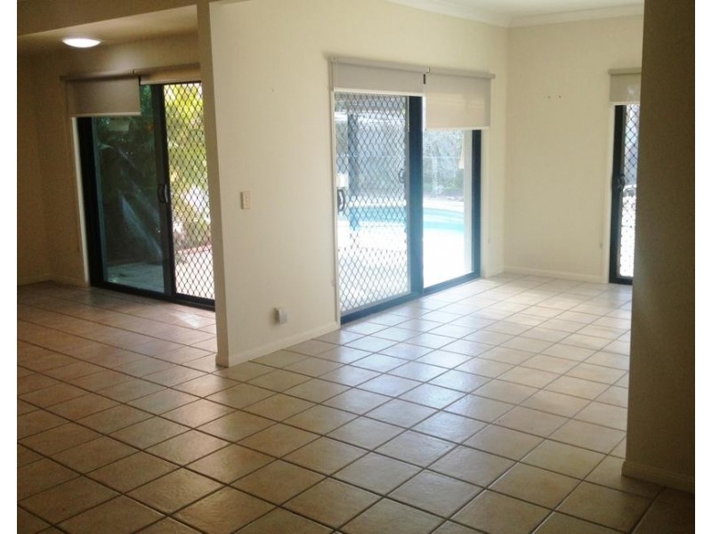 12 Serenity Boulevard, Helensvale QLD 4212