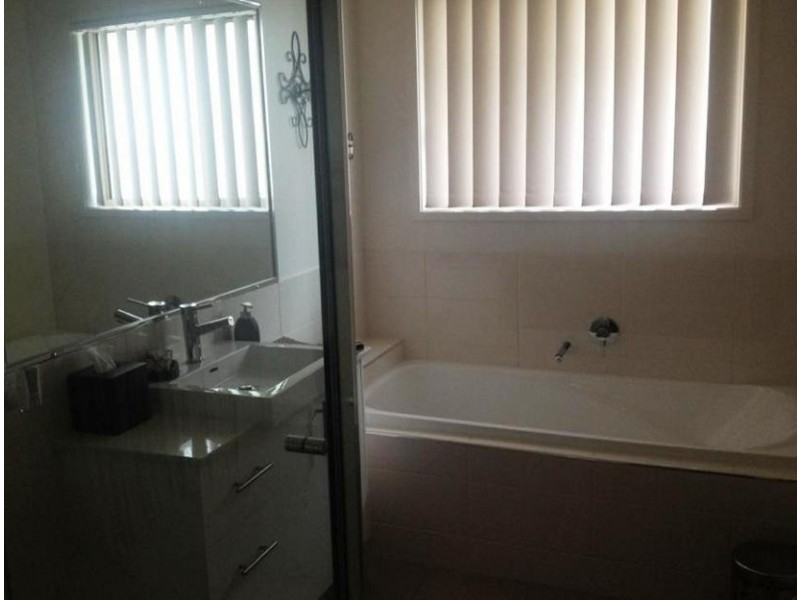 13 Iridium Drive, Hope Island QLD 4212