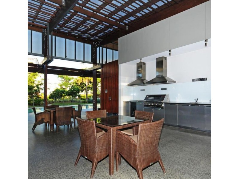 Paradise Point QLD 4216