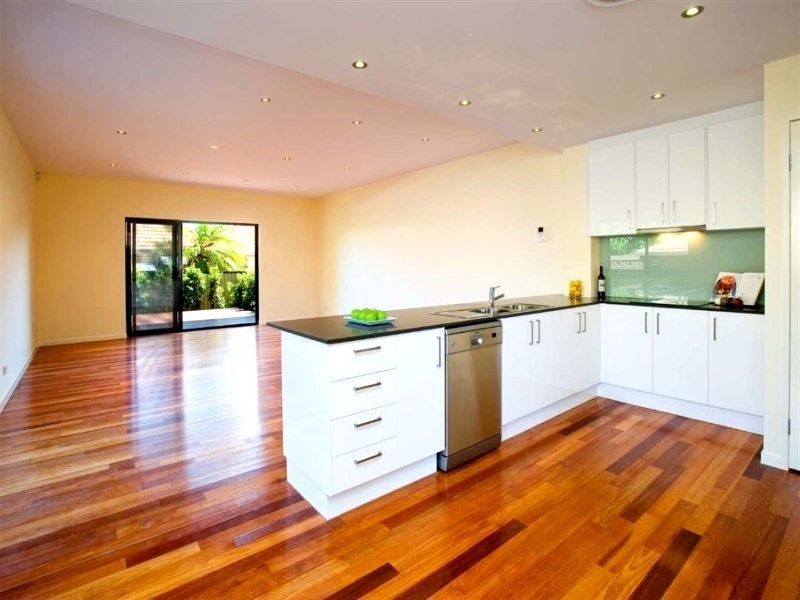 1/21 Donald Avenue, Paradise Point QLD 4216