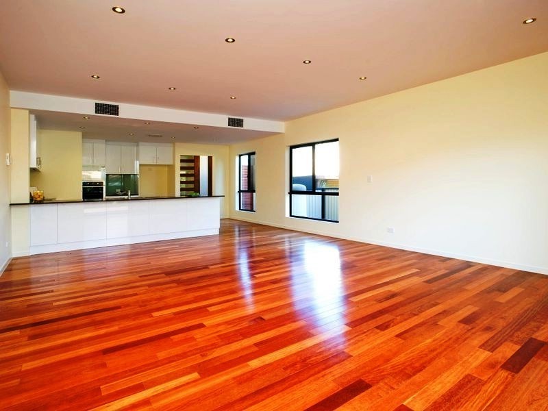 1/21 Donald Avenue, Paradise Point QLD 4216