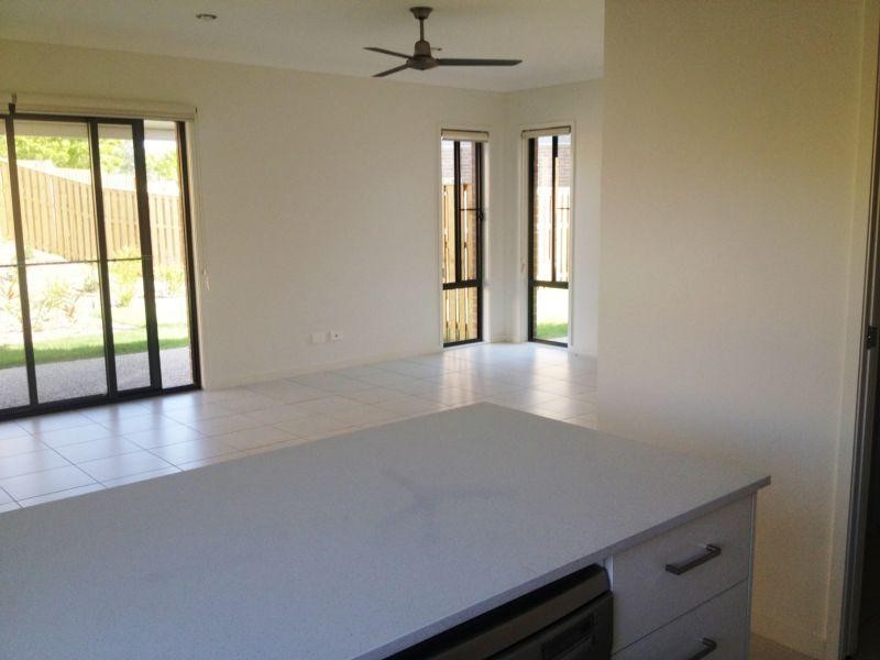 4/34 Rise Circuit, Pacific Pines QLD 4211