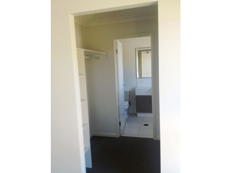 4/34 Rise Circuit, Pacific Pines QLD 4211