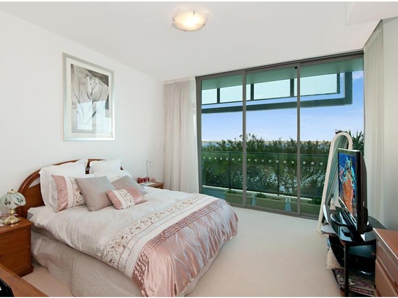 26104/2 Ephraim Island, Paradise Point QLD 4216