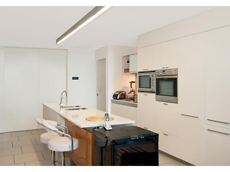 26104/2 Ephraim Island, Paradise Point QLD 4216