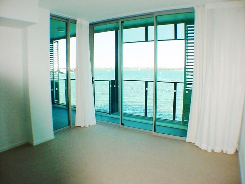 26304/2 Ephraim Island, Paradise Point QLD 4216