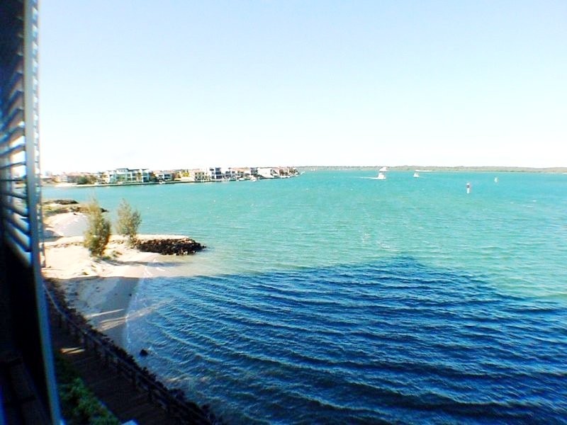 26304/2 Ephraim Island, Paradise Point QLD 4216