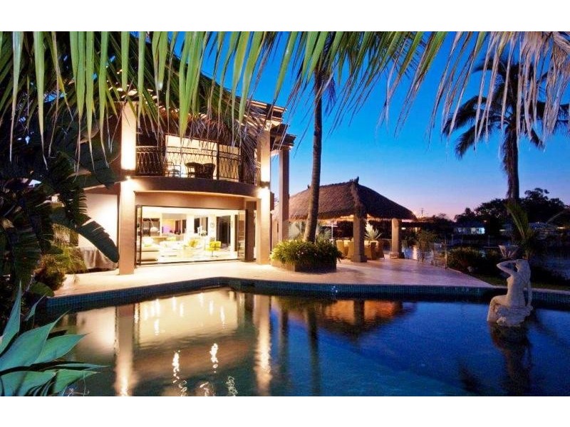 171 Monaco Street, Broadbeach Waters QLD 4218