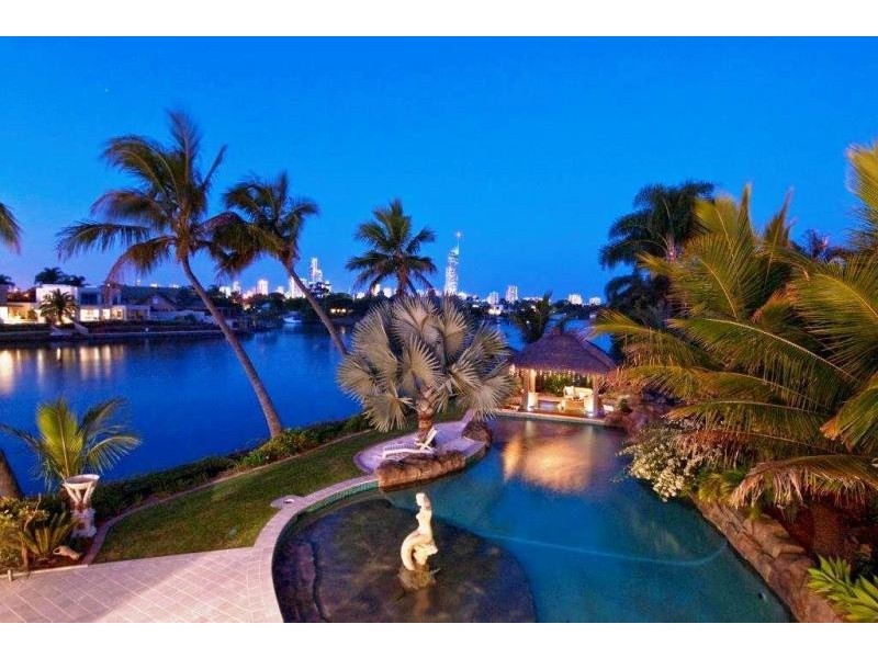 171 Monaco Street, Broadbeach Waters QLD 4218