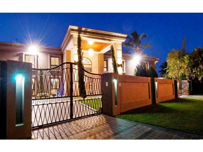 171 Monaco Street, Broadbeach Waters QLD 4218