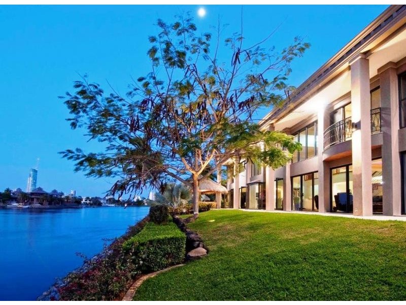 171 Monaco Street, Broadbeach Waters QLD 4218