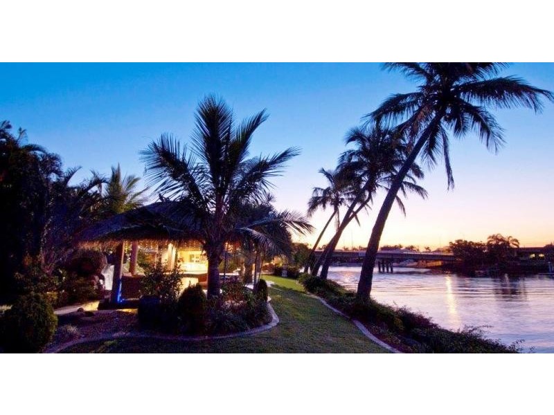 171 Monaco Street, Broadbeach Waters QLD 4218