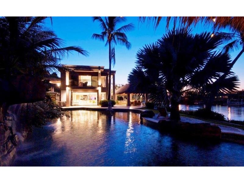 171 Monaco Street, Broadbeach Waters QLD 4218