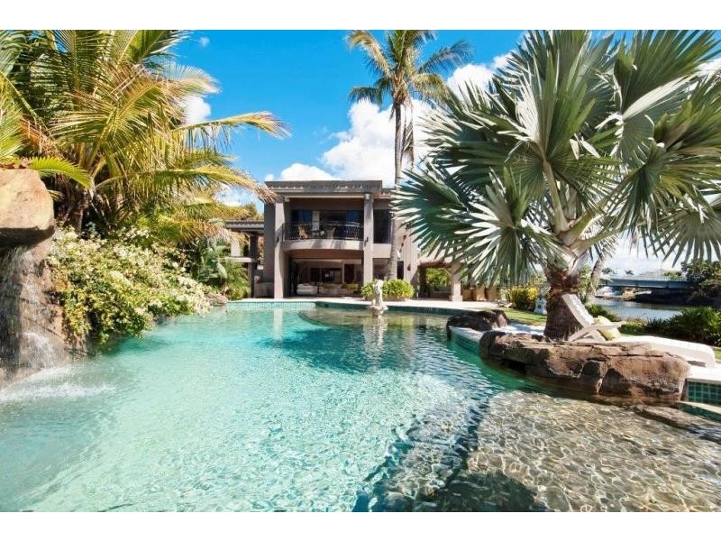 171 Monaco Street, Broadbeach Waters QLD 4218