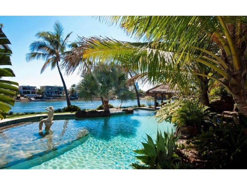 171 Monaco Street, Broadbeach Waters QLD 4218