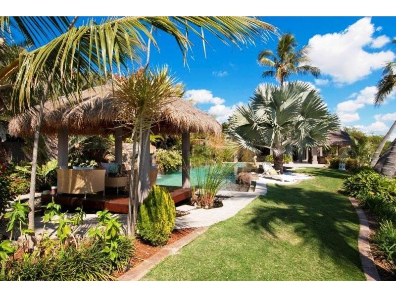 171 Monaco Street, Broadbeach Waters QLD 4218