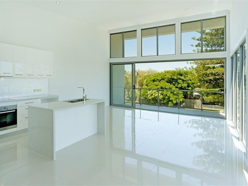 1/3 Jasmine Avenue, Paradise Point QLD 4216