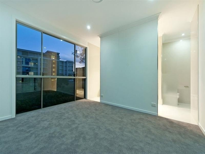 1/3 Jasmine Avenue, Paradise Point QLD 4216