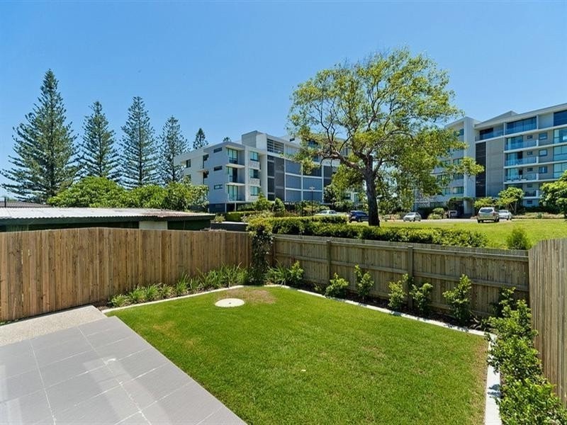1/3 Jasmine Avenue, Paradise Point QLD 4216