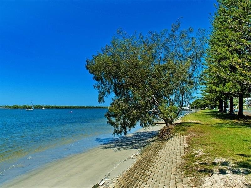 1/3 Jasmine Avenue, Paradise Point QLD 4216