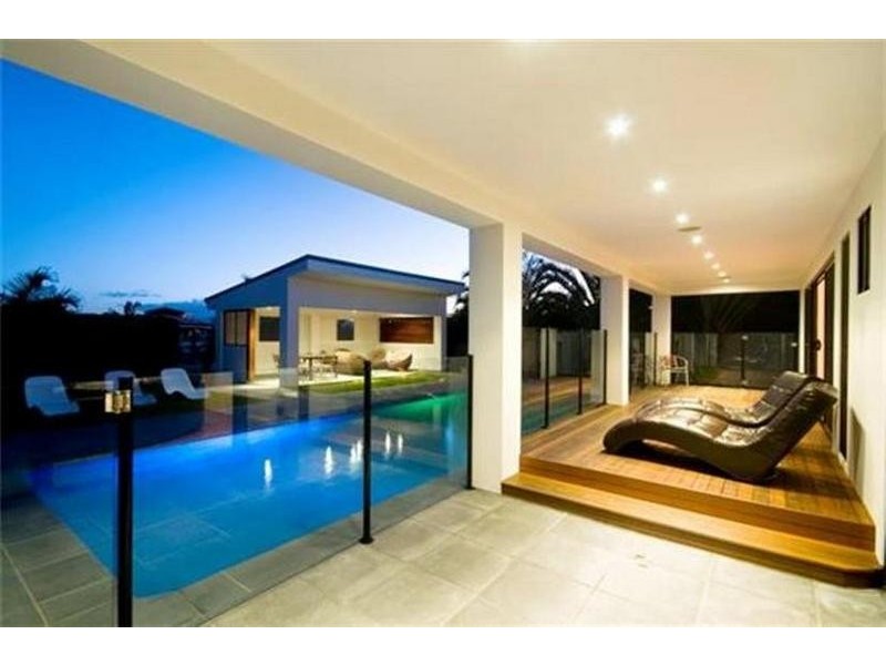 7 Rudd Street, Broadbeach Waters QLD 4218