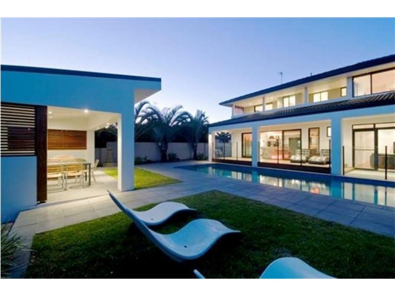 7 Rudd Street, Broadbeach Waters QLD 4218